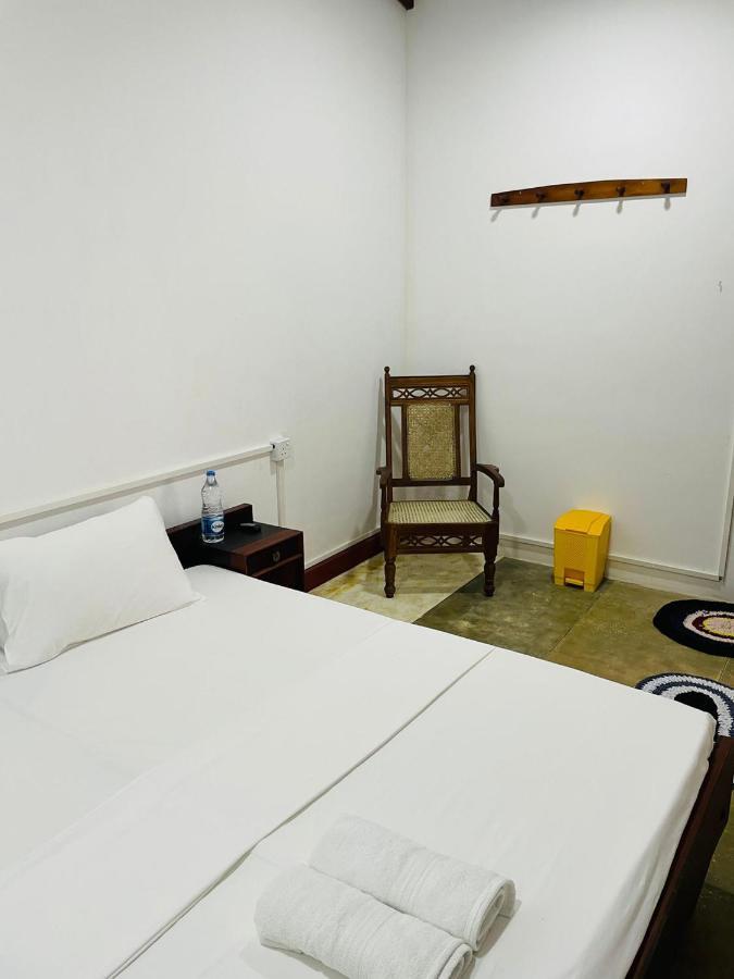 Surf Front Hotel Ahangama Bagian luar foto