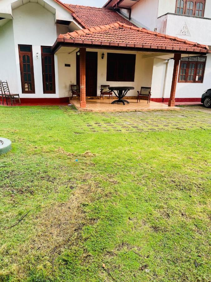 Surf Front Hotel Ahangama Bagian luar foto